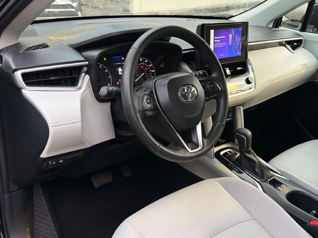 Used 2023 Toyota Corolla Cross LE w/ Moonroof Package AWD/4WD image 18