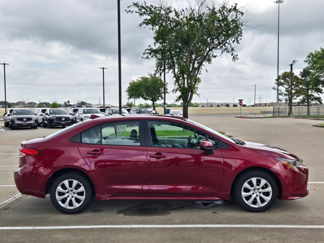 Used 2026 Toyota Corolla LE FWD image 4