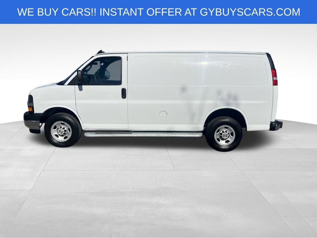Used 2024 Chevrolet Express 2500 w/ Driver Convenience Package RWD image 3