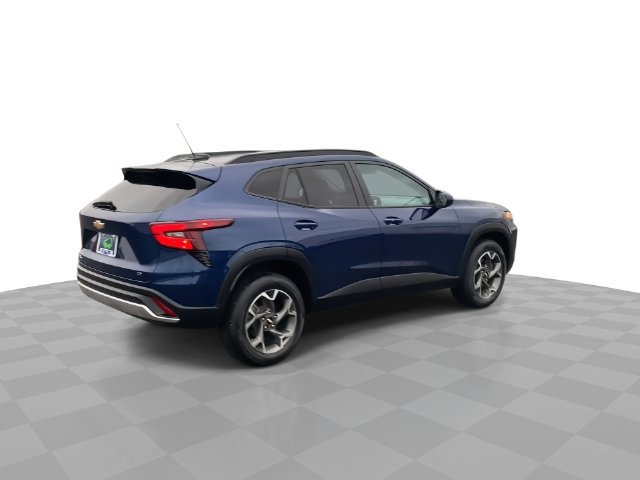 Used 2024 Chevrolet Trax LT w/ Driver Confidence Package FWD image 8