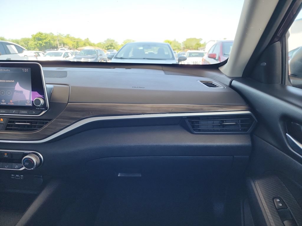 Used 2025 Nissan Altima 2.5 SV FWD image 31
