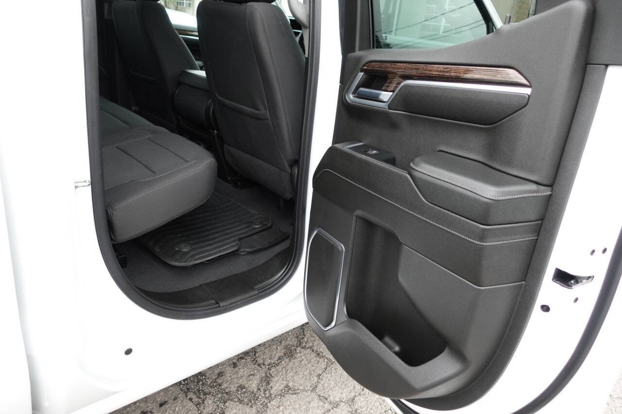 Used 2023 GMC Sierra 1500 Elevation image 25