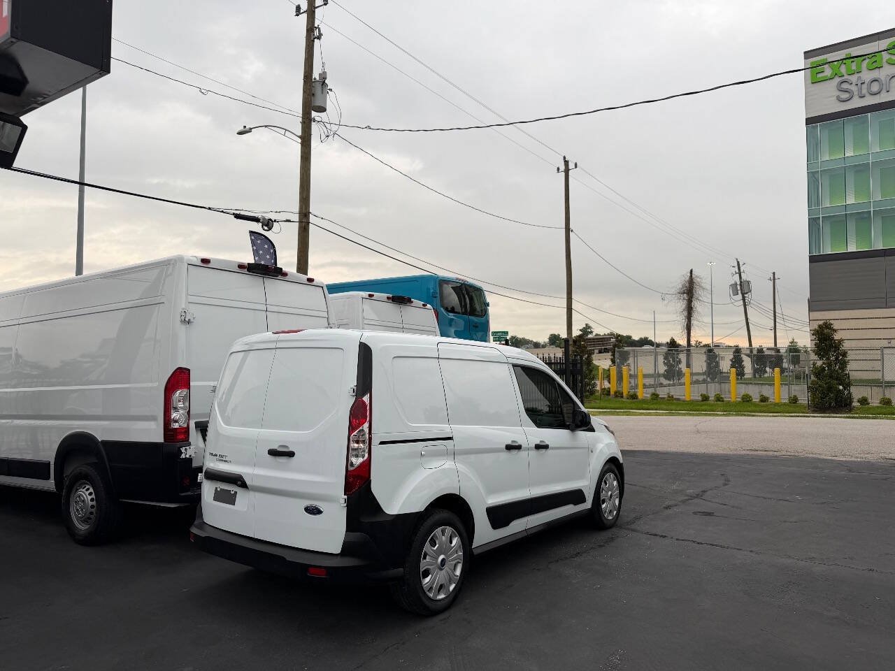 Used 2023 Ford Transit Connect XL FWD image 5