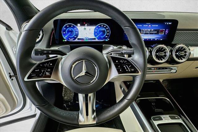 Used 2024 Mercedes-Benz EQB 250+ image 11