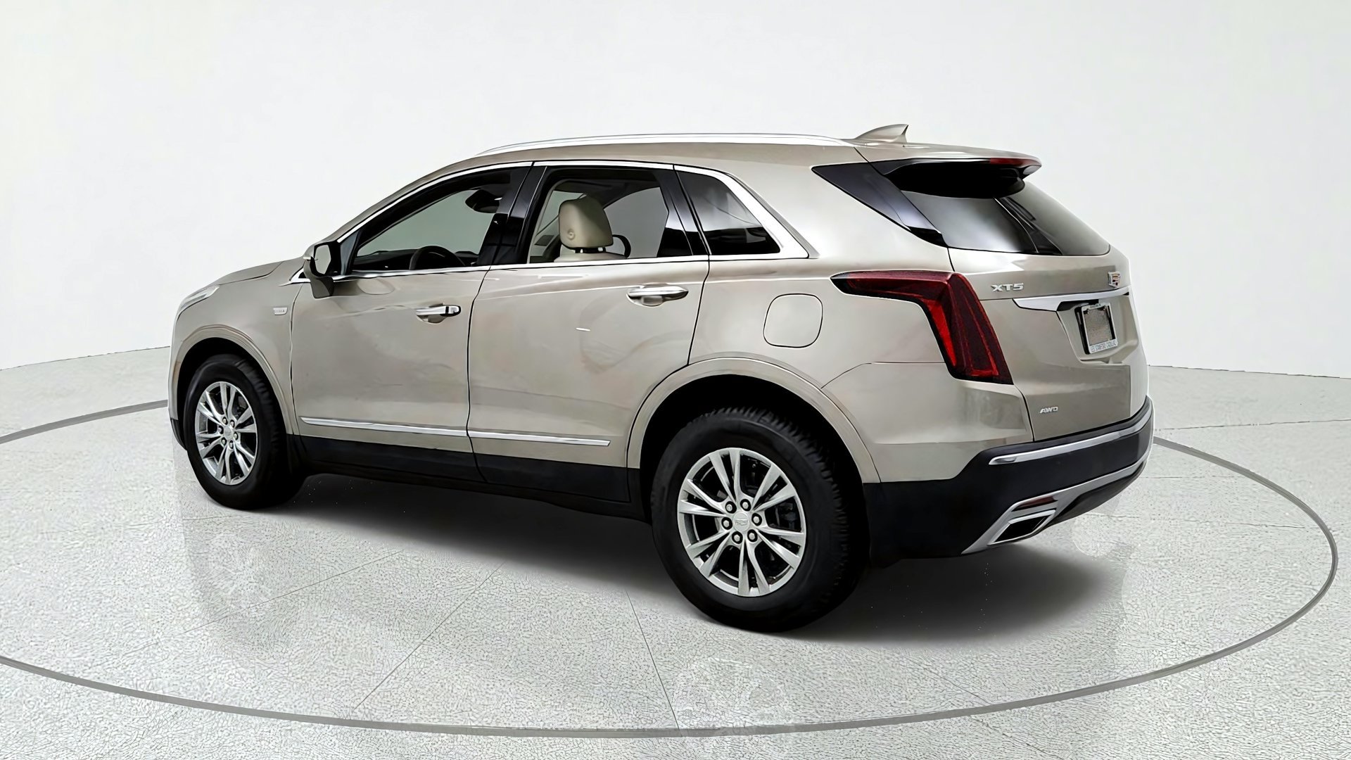 Certified 2023 Cadillac XT5 Premium Luxury AWD/4WD image 3