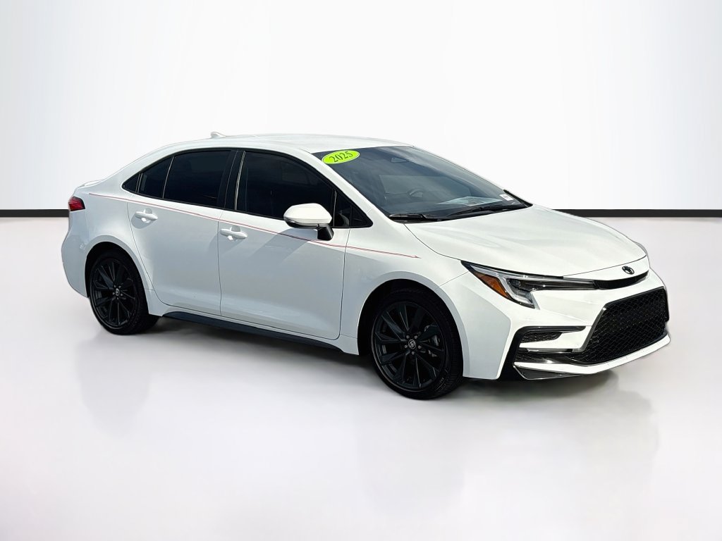 Certified 2025 Toyota Corolla SE FWD image 3