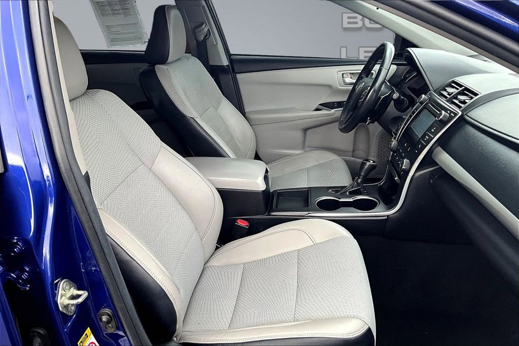 Used 2016 Toyota Camry SE FWD image 7