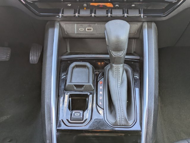 Used 2025 Chevrolet Colorado W/T w/ Advanced Trailering Package RWD image 14