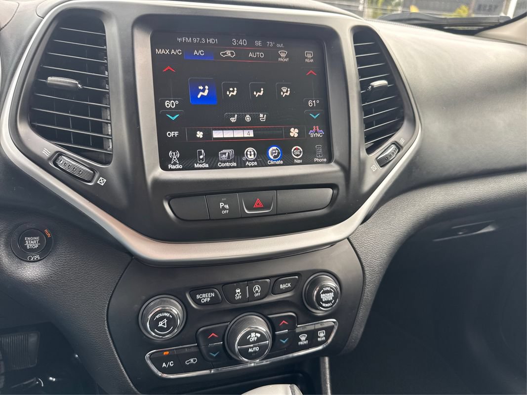 Used 2018 Jeep Cherokee Overland AWD/4WD image 33