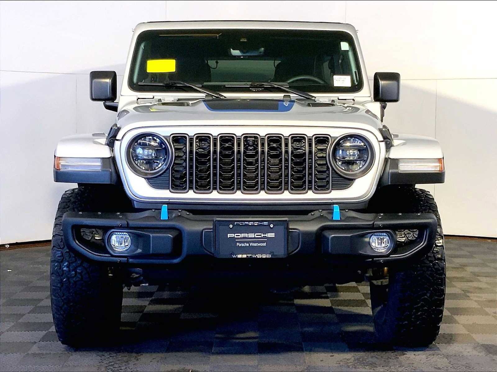 Used 2024 Jeep Wrangler Unlimited Rubicon 4xe AWD/4WD image 10