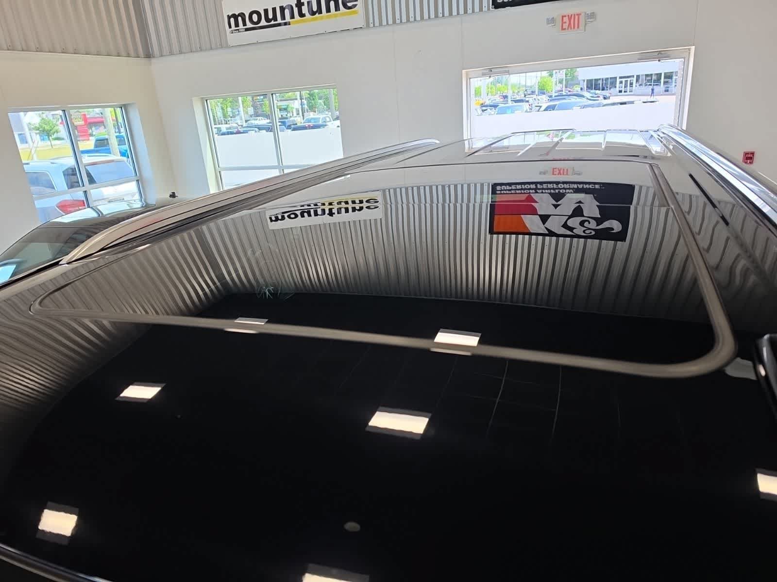 Used 2023 GMC Yukon XL SLT AWD/4WD image 14