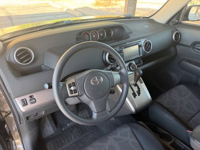 Used 2013 Scion xB FWD image 29