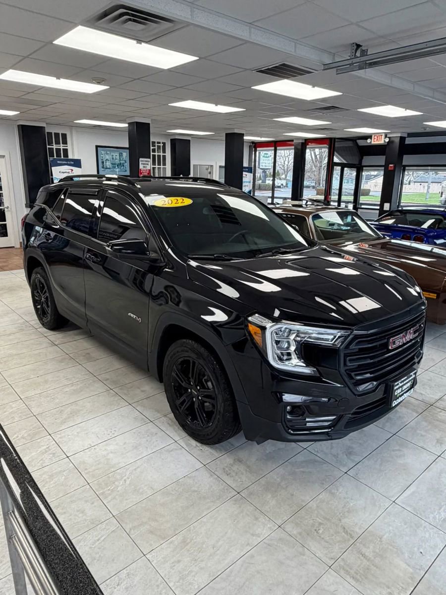 Used 2022 GMC Terrain AT4 AWD/4WD image 3