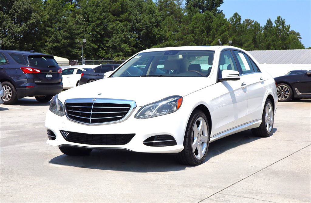 Used 2014 Mercedes-Benz E 250 BlueTEC Sedan image 3