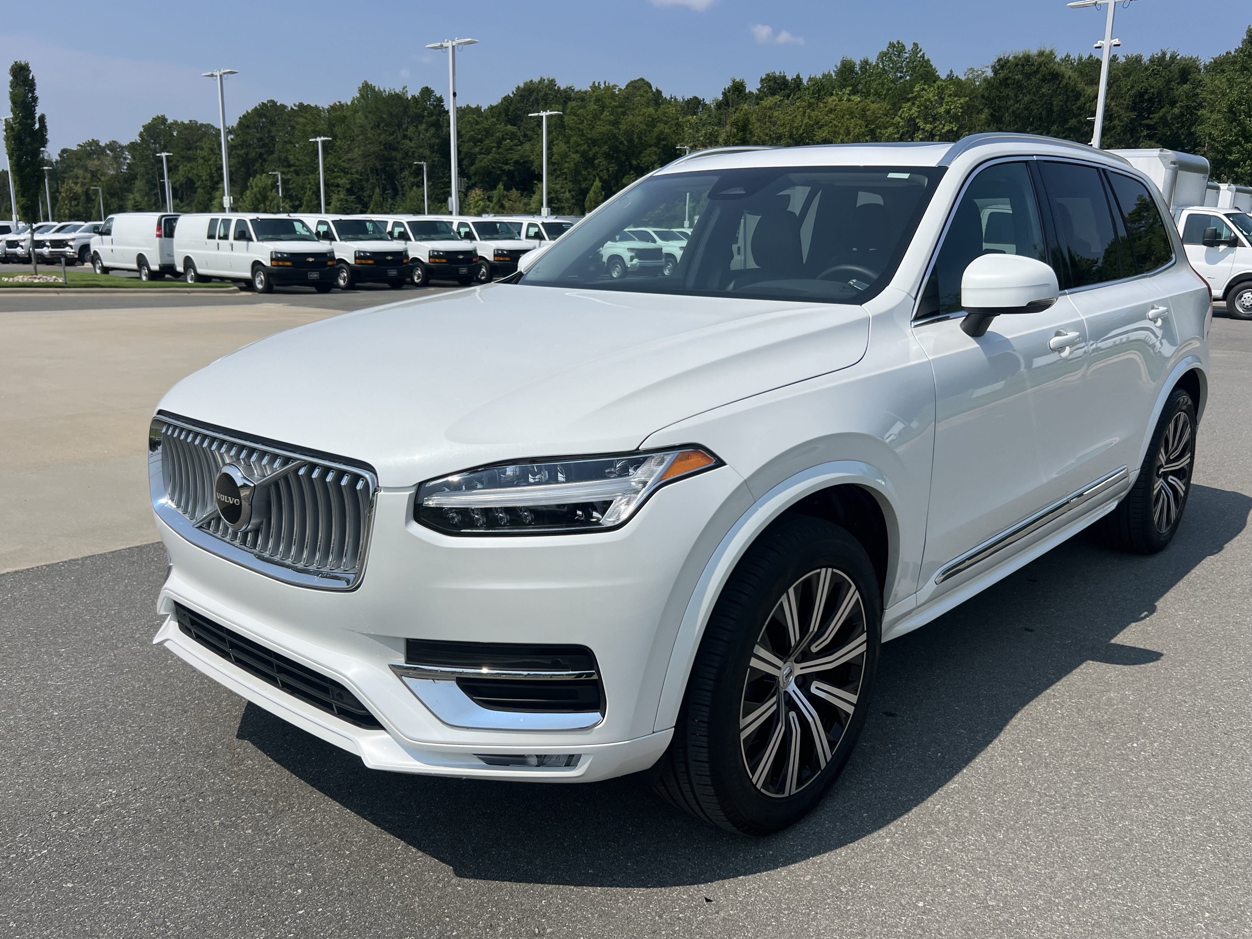 Used 2025 Volvo XC90 B5 Core AWD/4WD image 5