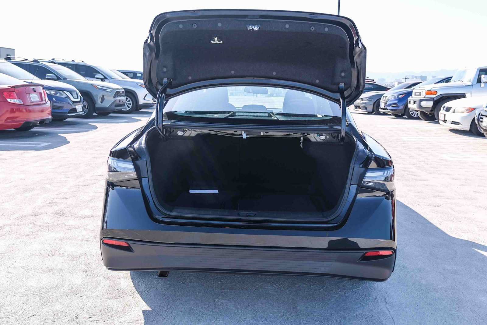 Used 2026 Nissan Sentra SV w/ SV Convenience Package FWD image 27