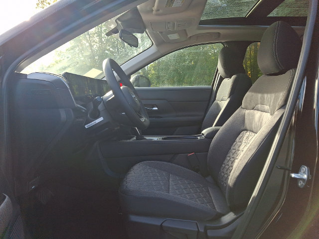New 2027 Nissan Kicks SV AWD/4WD image 5