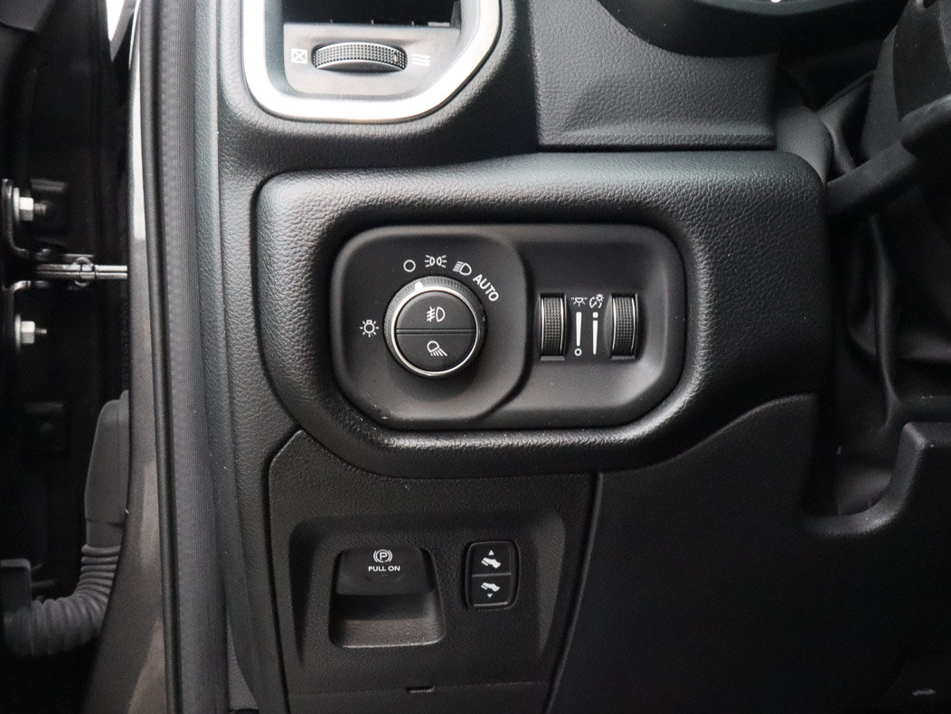 Used 2022 RAM 1500 Laramie AWD/4WD image 15