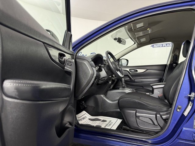 Used 2019 Nissan Rogue Sport S image 10