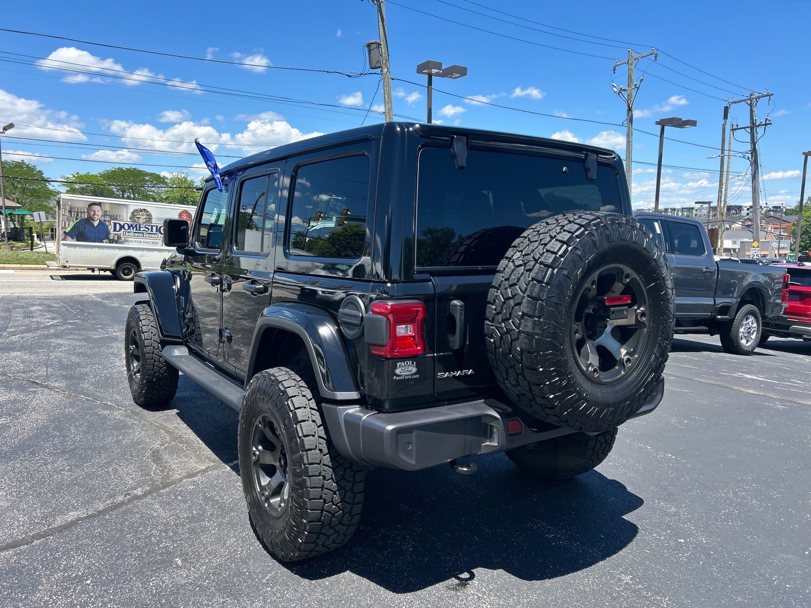 Used 2025 Jeep Wrangler Unlimited Sahara AWD/4WD image 12