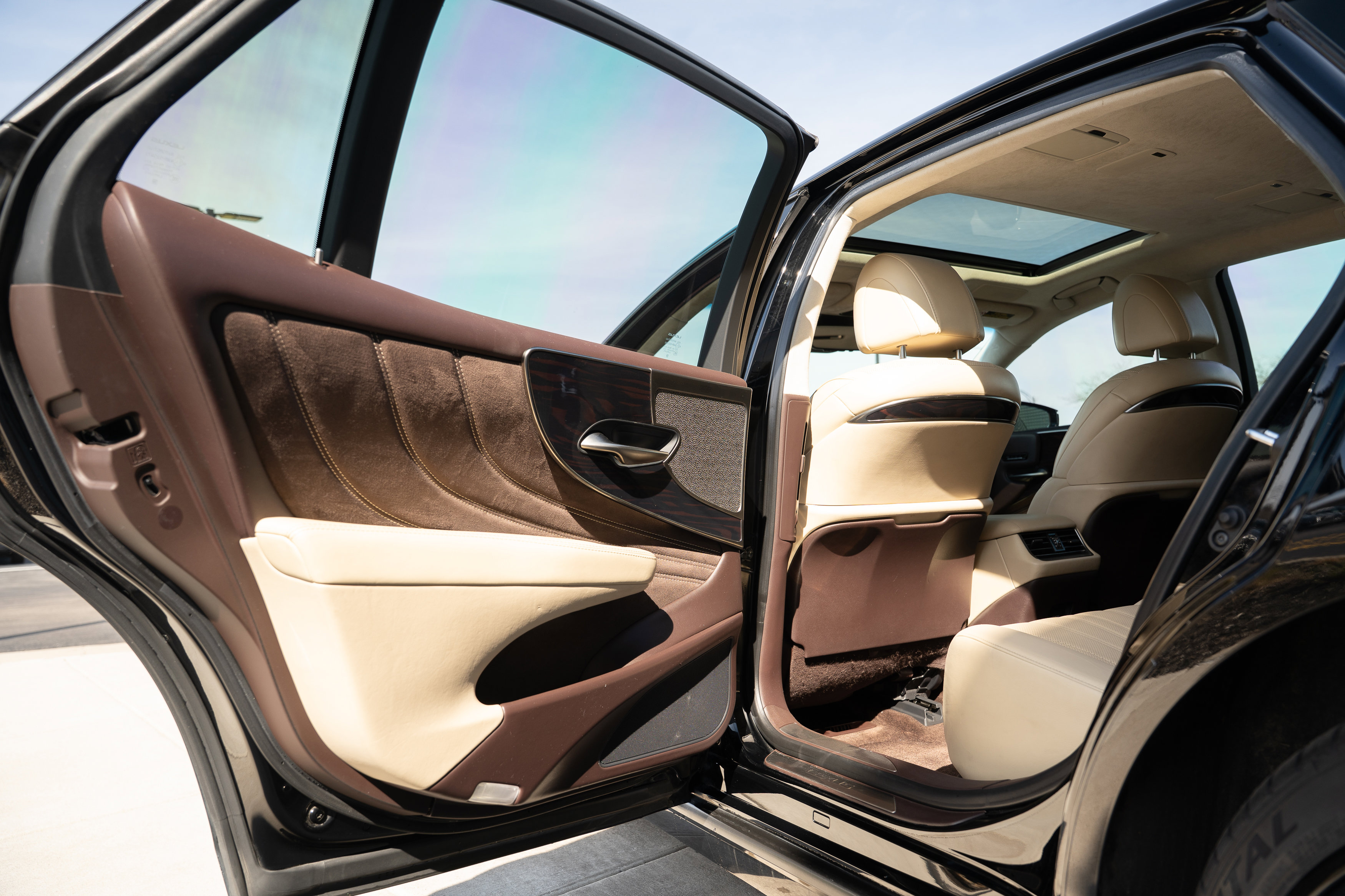 Used 2018 Lexus LS 500 AWD w/ Interior Upgrade Package image 27