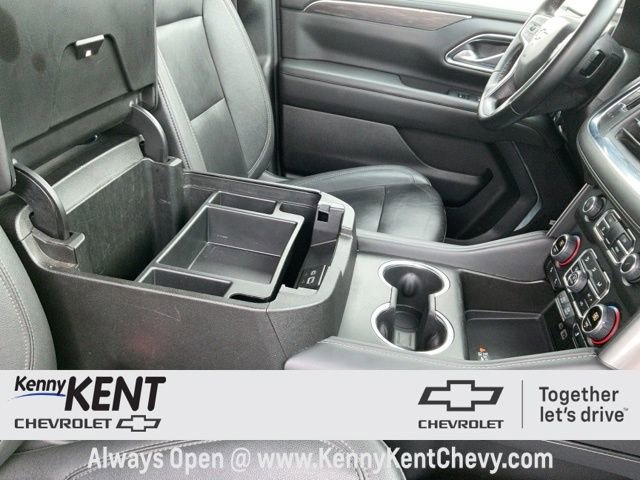 Used 2024 Chevrolet Suburban LT image 17