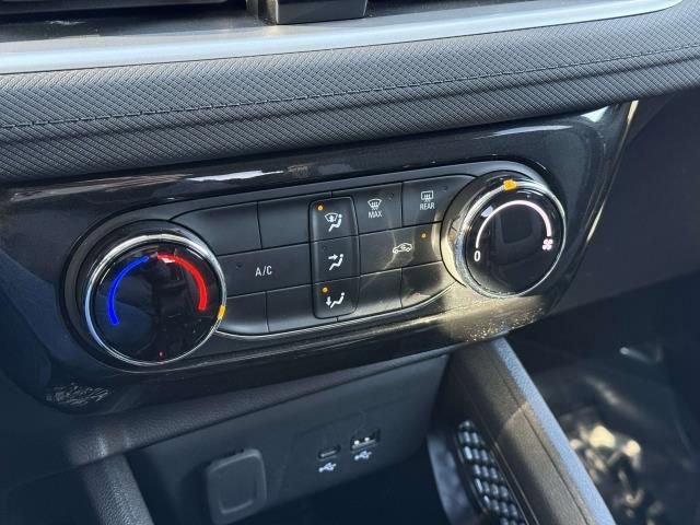 Used 2025 Chevrolet TrailBlazer LT AWD/4WD image 24