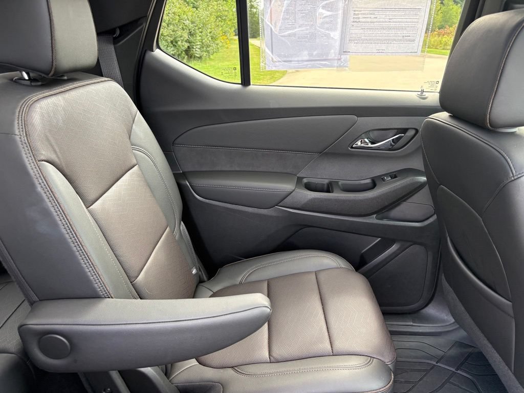 Used 2023 Chevrolet Traverse High Country AWD/4WD image 49
