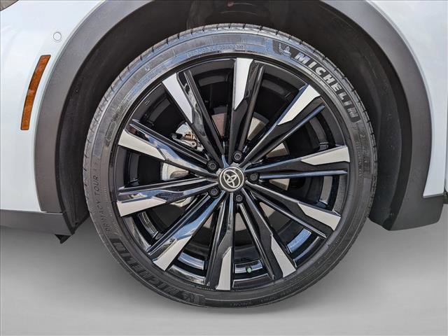 Used 2025 Toyota Crown Platinum AWD/4WD image 26