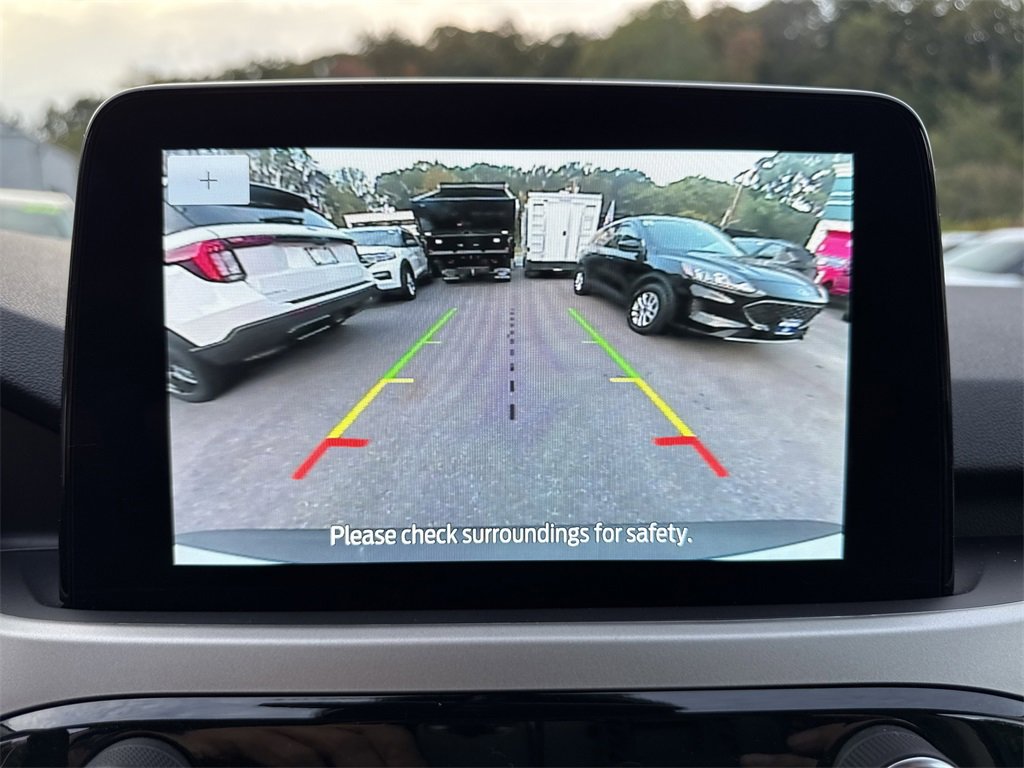 Used 2022 Ford Escape SE w/ SE Sport Appearance Package image 21