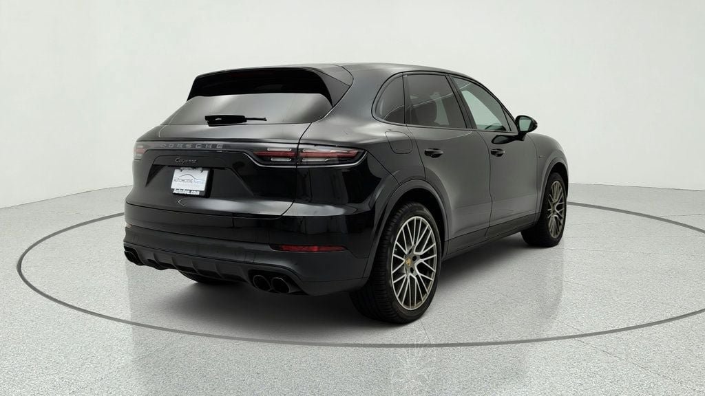 Used 2022 Porsche Cayenne Platinum Edition w/ Premium Package Plus AWD/4WD image 5