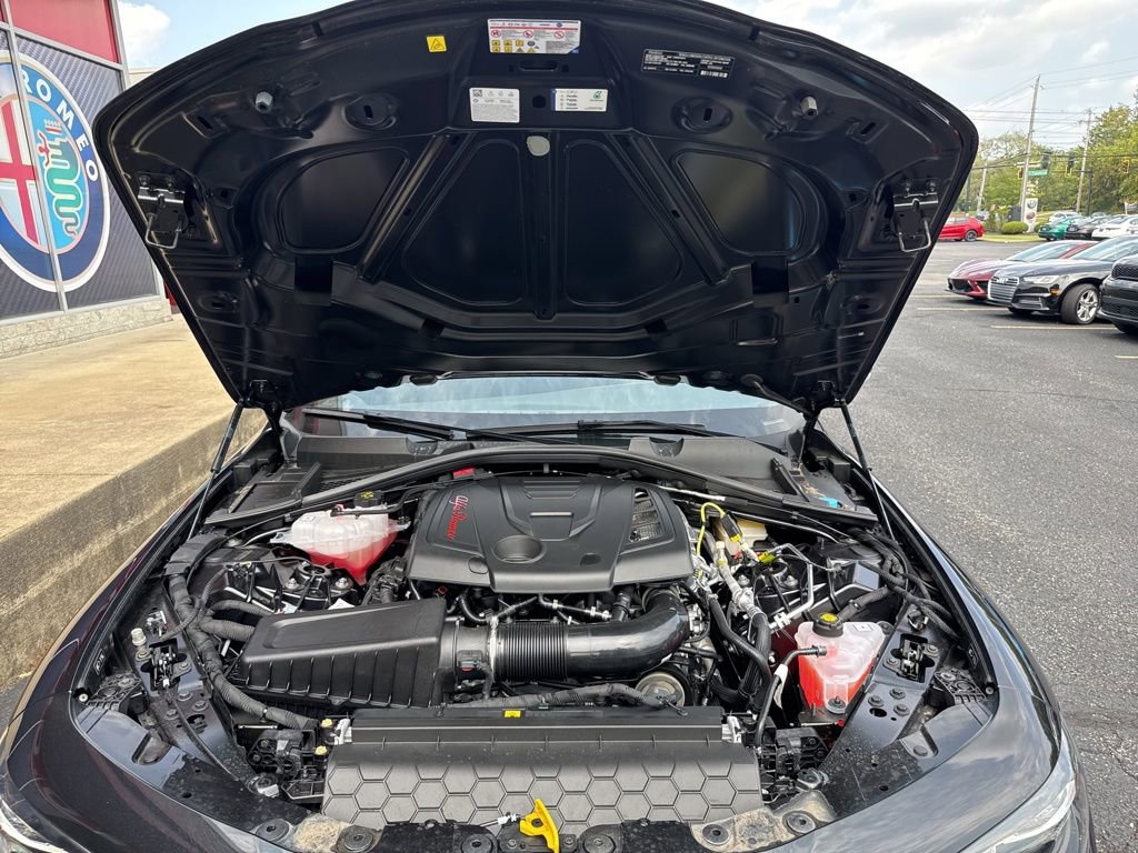 New 2025 Alfa Romeo Giulia AWD w/ Driving Assist Package image 24