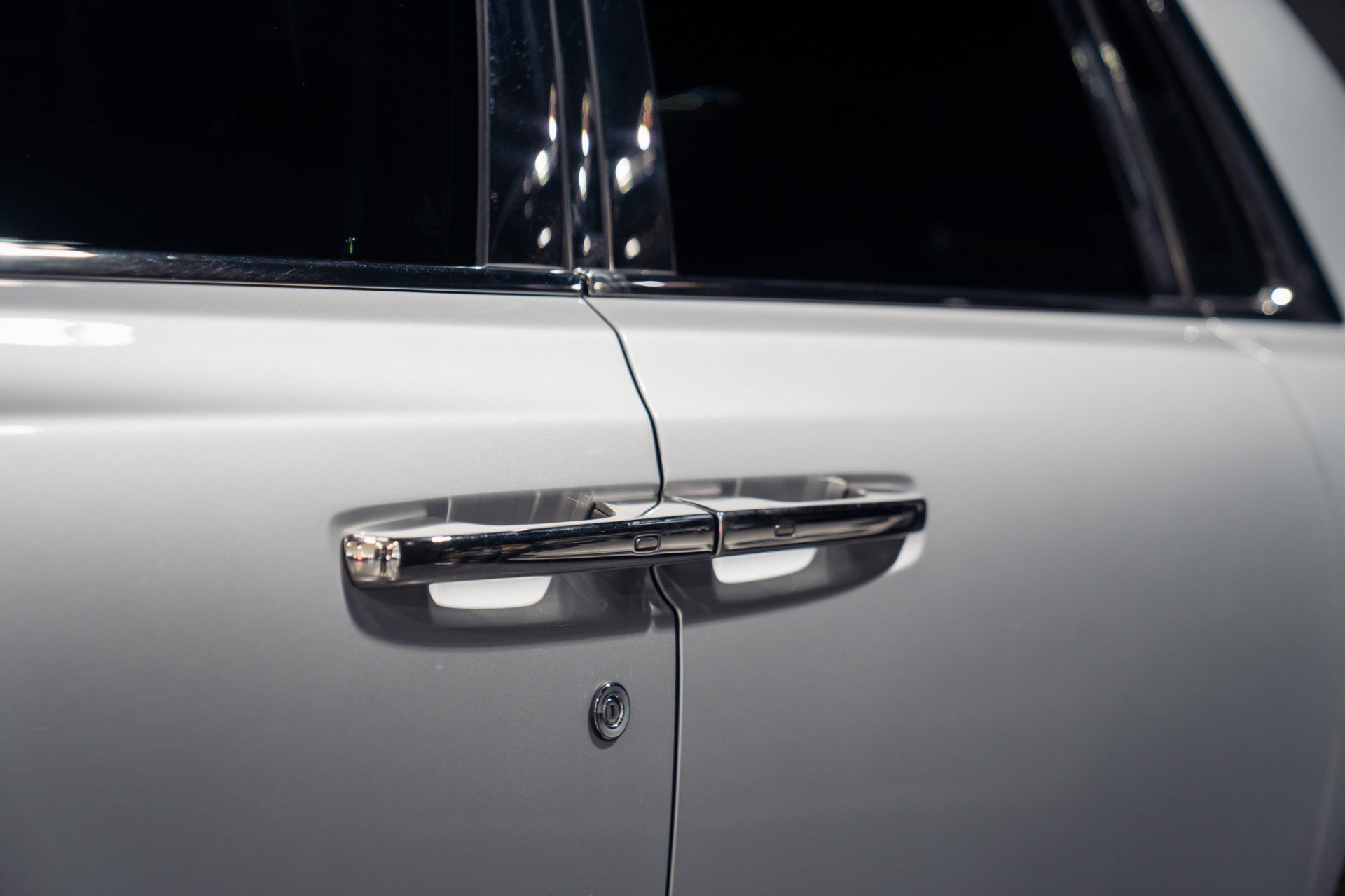 Used 2020 Rolls-Royce Phantom Sedan RWD image 37