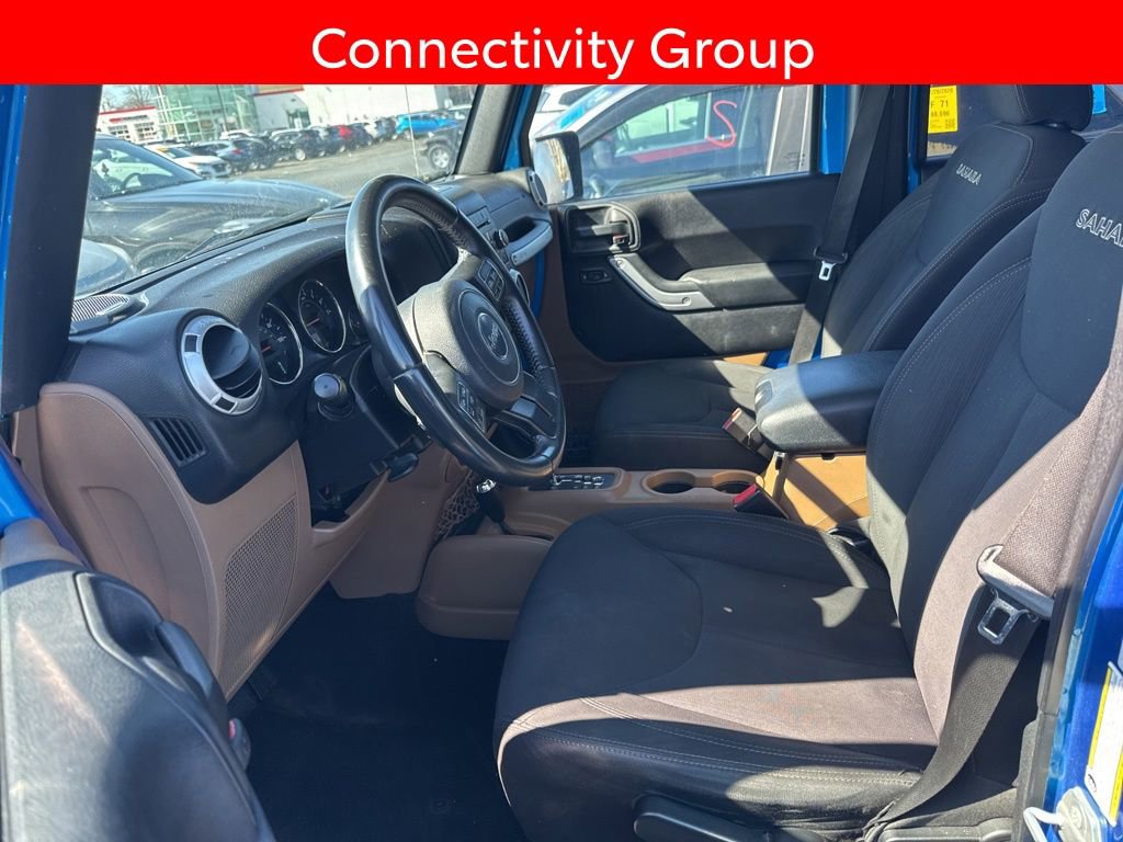 Used 2016 Jeep Wrangler Unlimited Sahara w/ Connectivity Group image 5