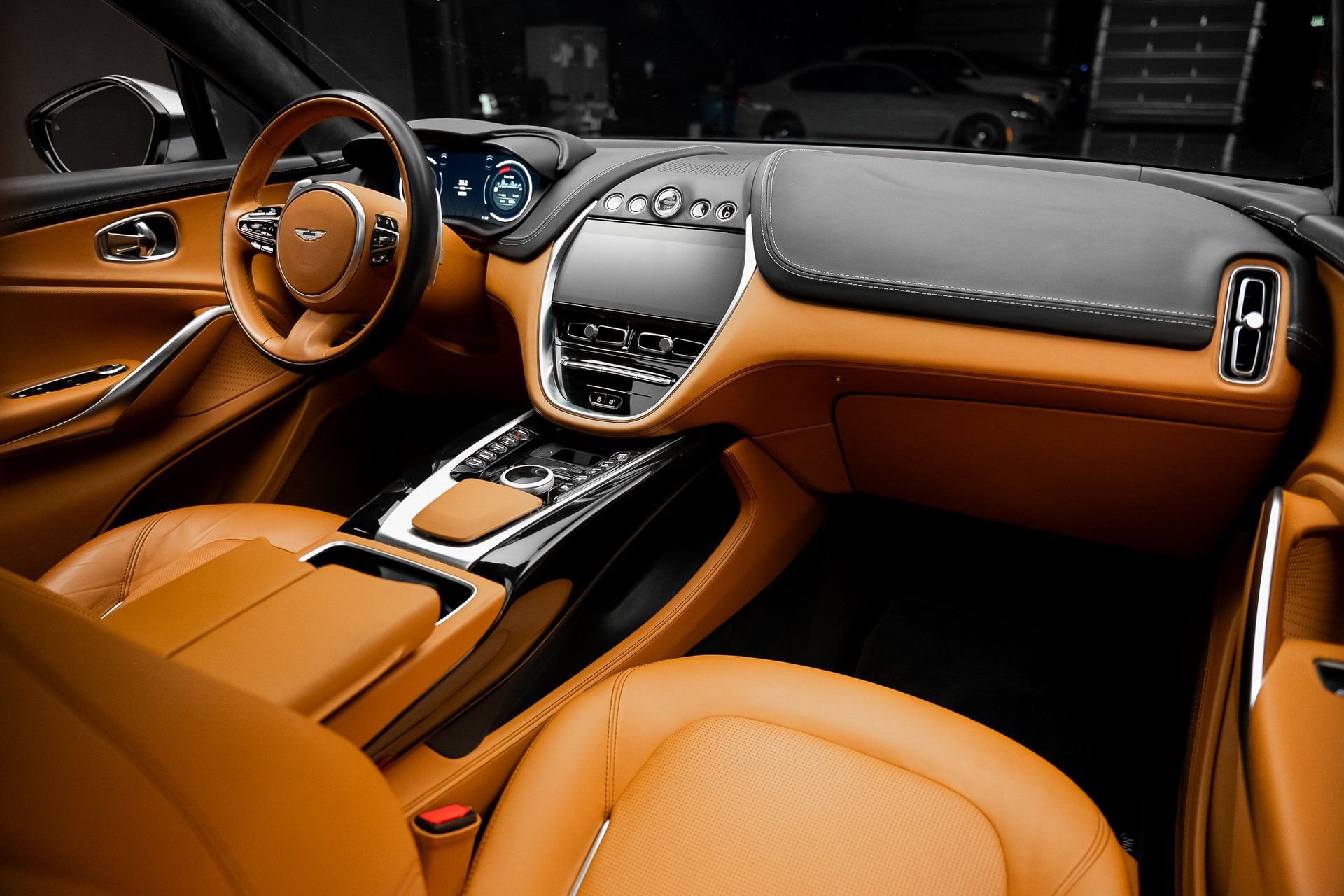 Used 2021 Aston Martin DBX image 55