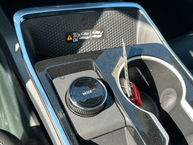 New 2026 Chevrolet Equinox LT w/ Convenience Package II AWD/4WD image 18