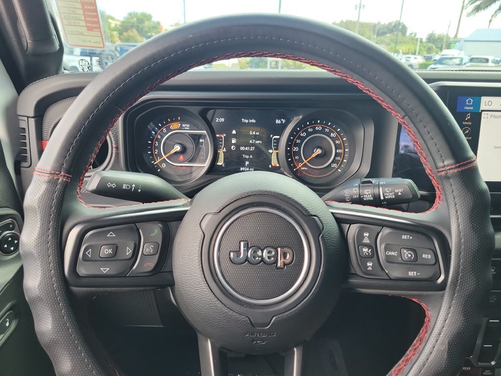 Used 2024 Jeep Wrangler Unlimited Rubicon w/ Safety Group AWD/4WD image 26