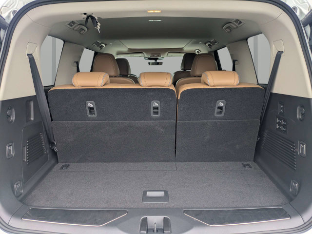 Used 2025 INFINITI QX80 Luxe RWD image 12