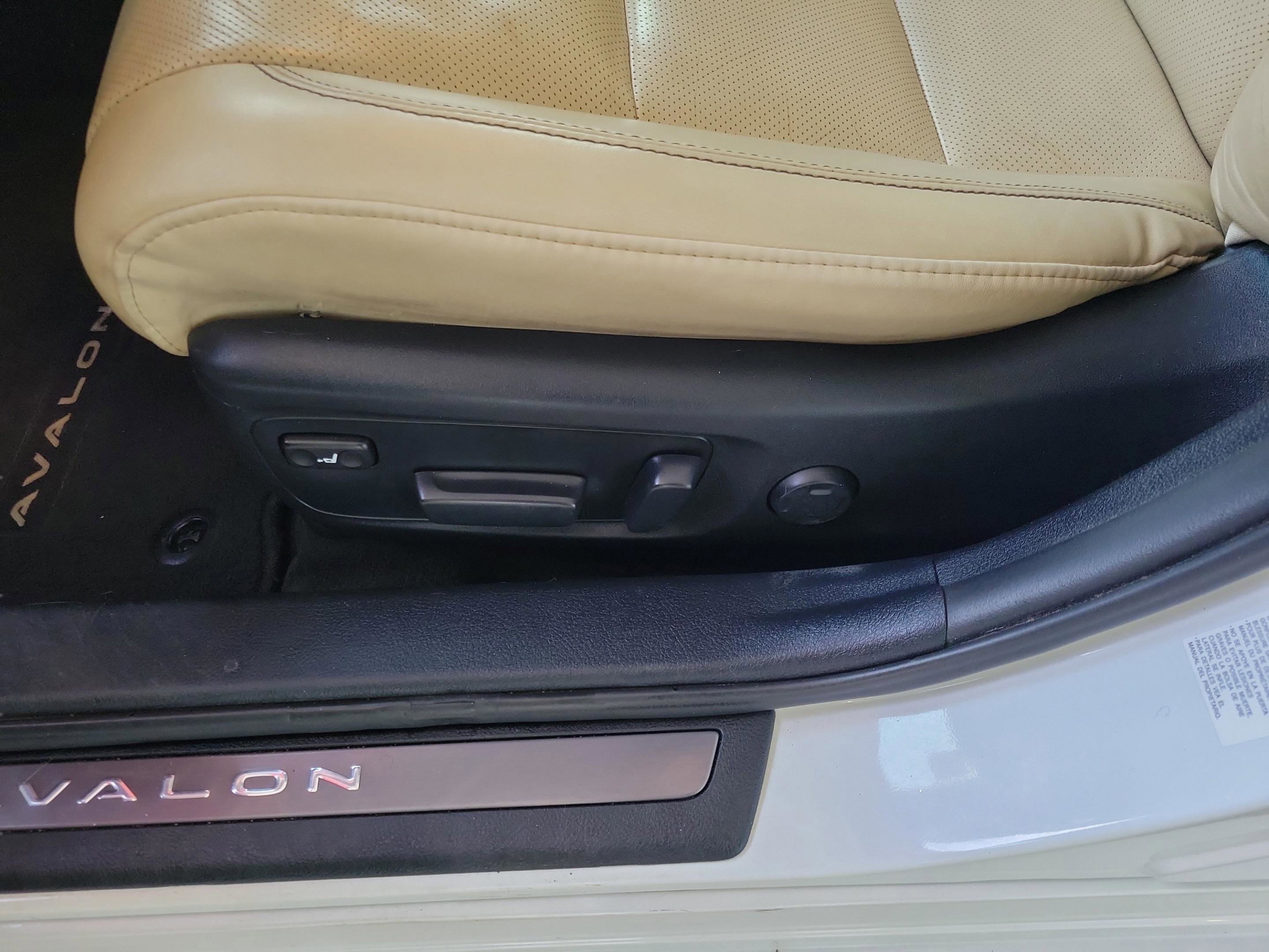 Used 2017 Toyota Avalon Limited FWD image 14