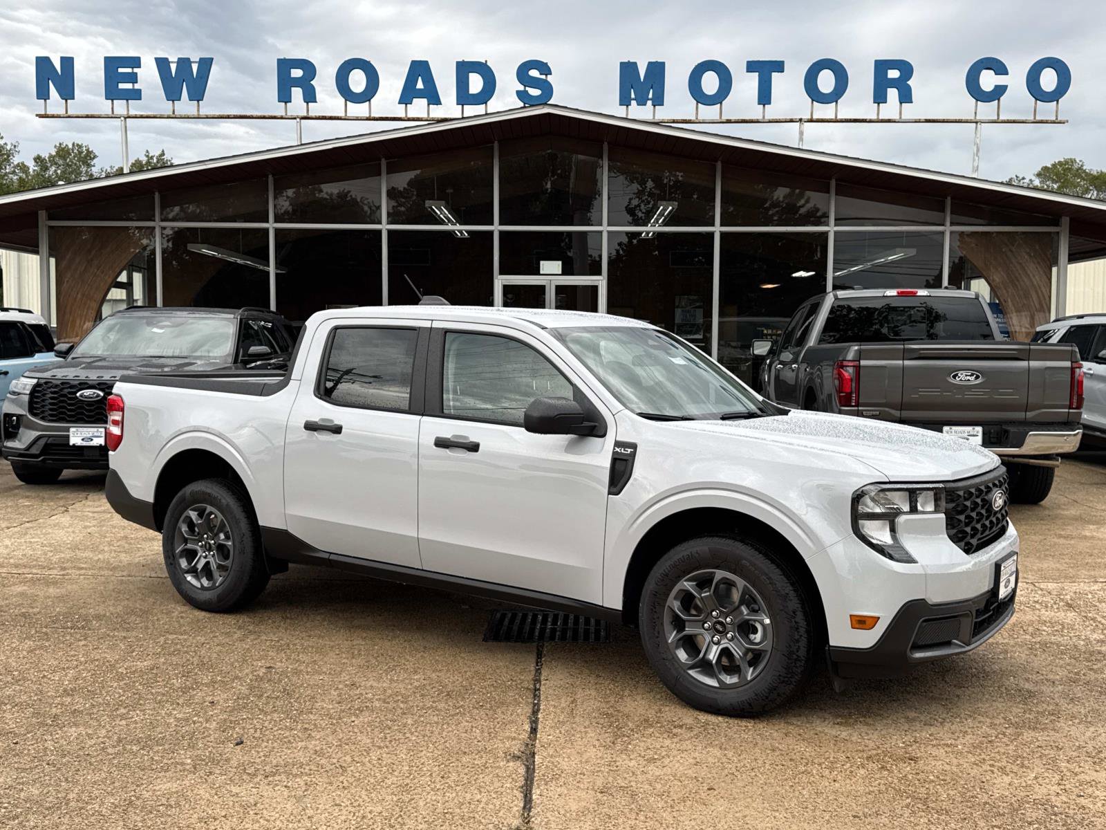 New 2025 Ford Maverick XLT w/ Equipment Group 302A