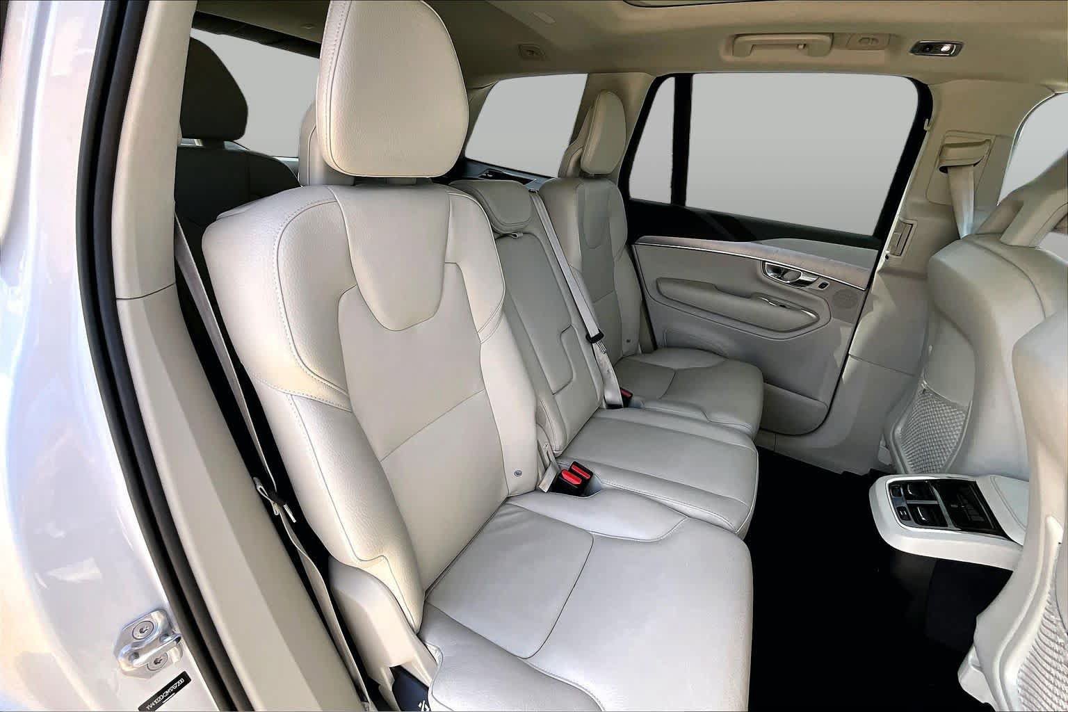 Used 2021 Volvo XC90 T5 Momentum w/ Protection Package Premier FWD image 20