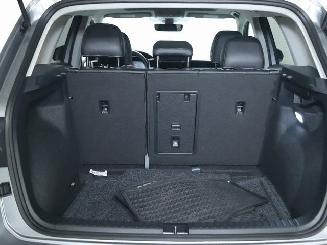 Used 2025 Volkswagen Taos SE FWD image 31