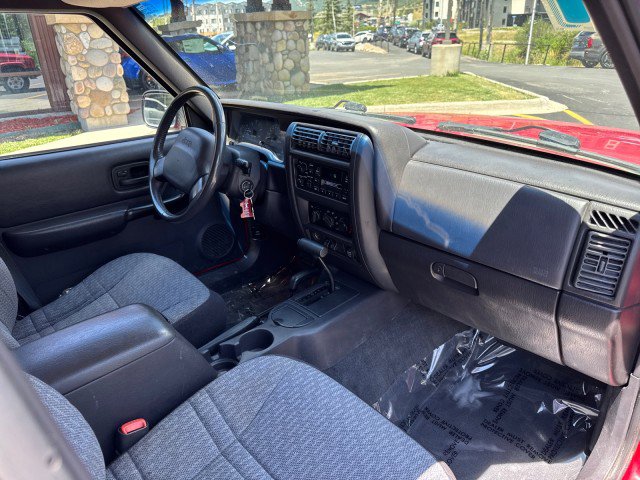 Used 2001 Jeep Cherokee Sport image 34