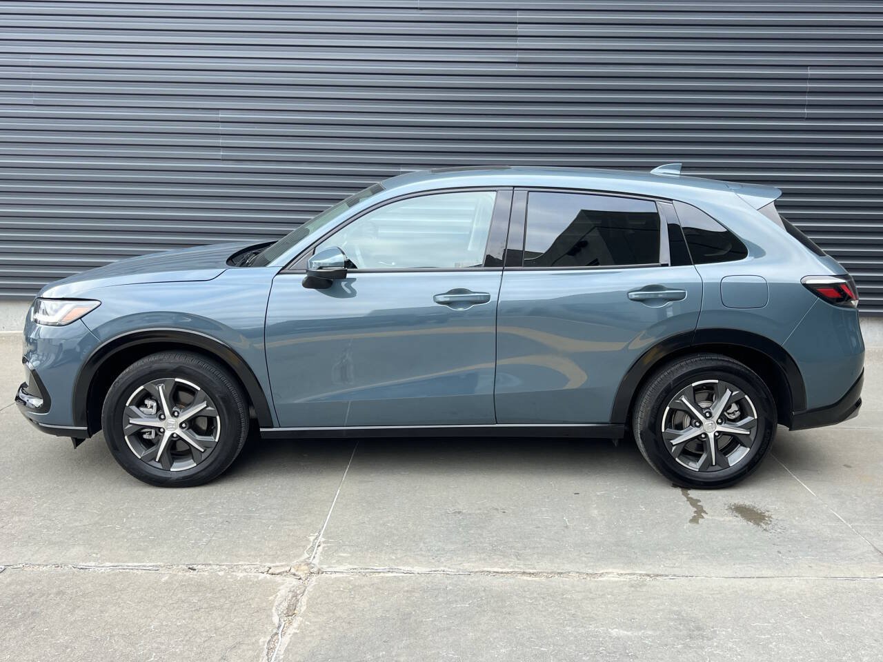 Used 2025 Honda HR-V EX-L image 9