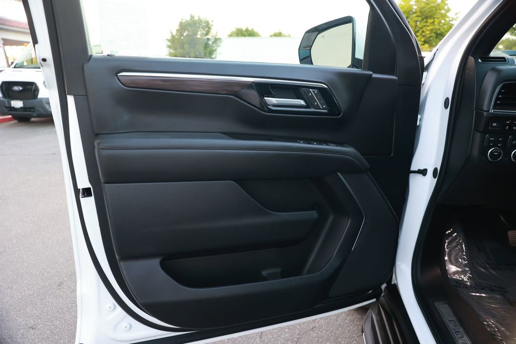 Used 2025 Chevrolet Tahoe LT AWD/4WD image 18