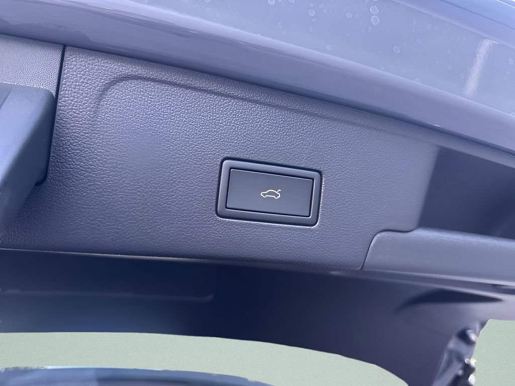 New 2026 Volkswagen Atlas Cross Sport SEL Premium R-Line image 25