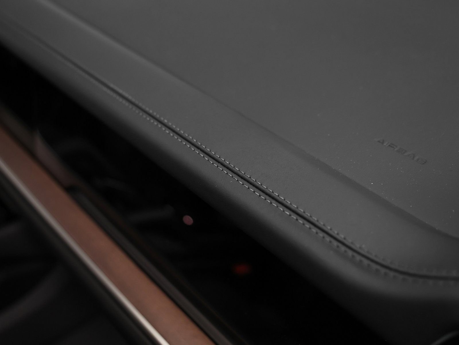 Certified 2025 Porsche Cayenne image 24