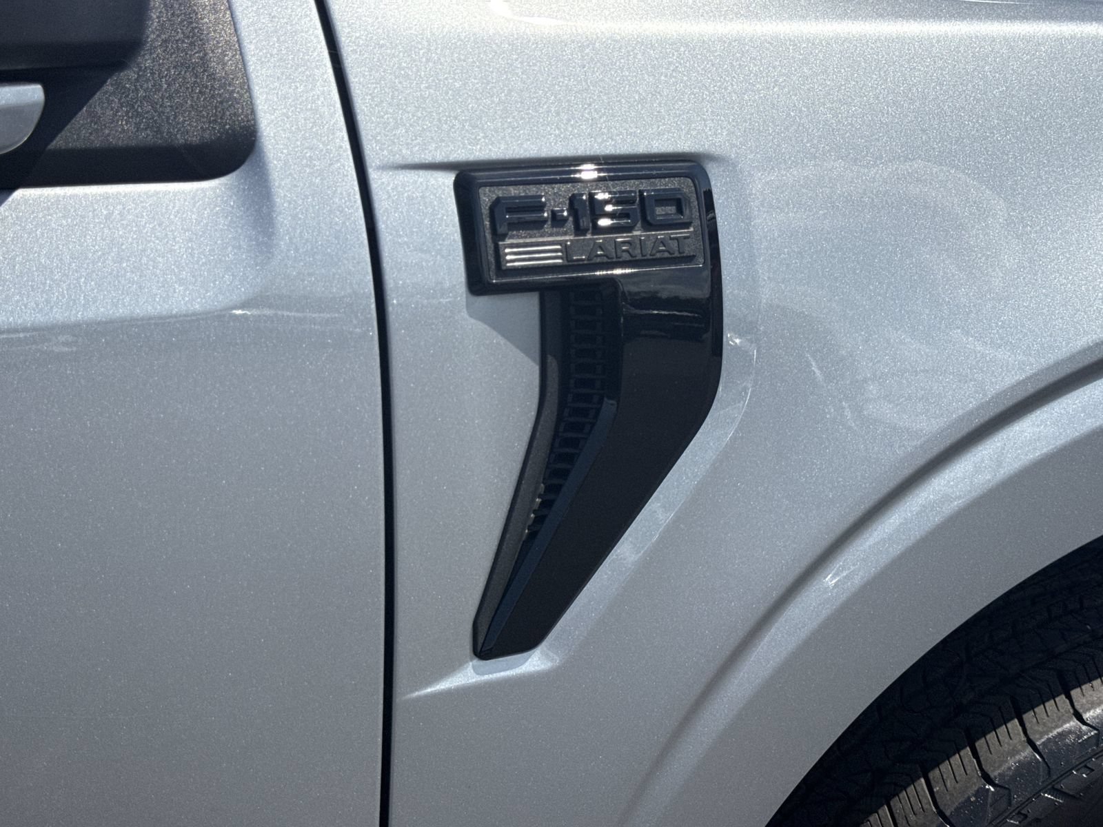Used 2025 Ford F150 Lariat w/ Equipment Group 501A Mid AWD/4WD image 13