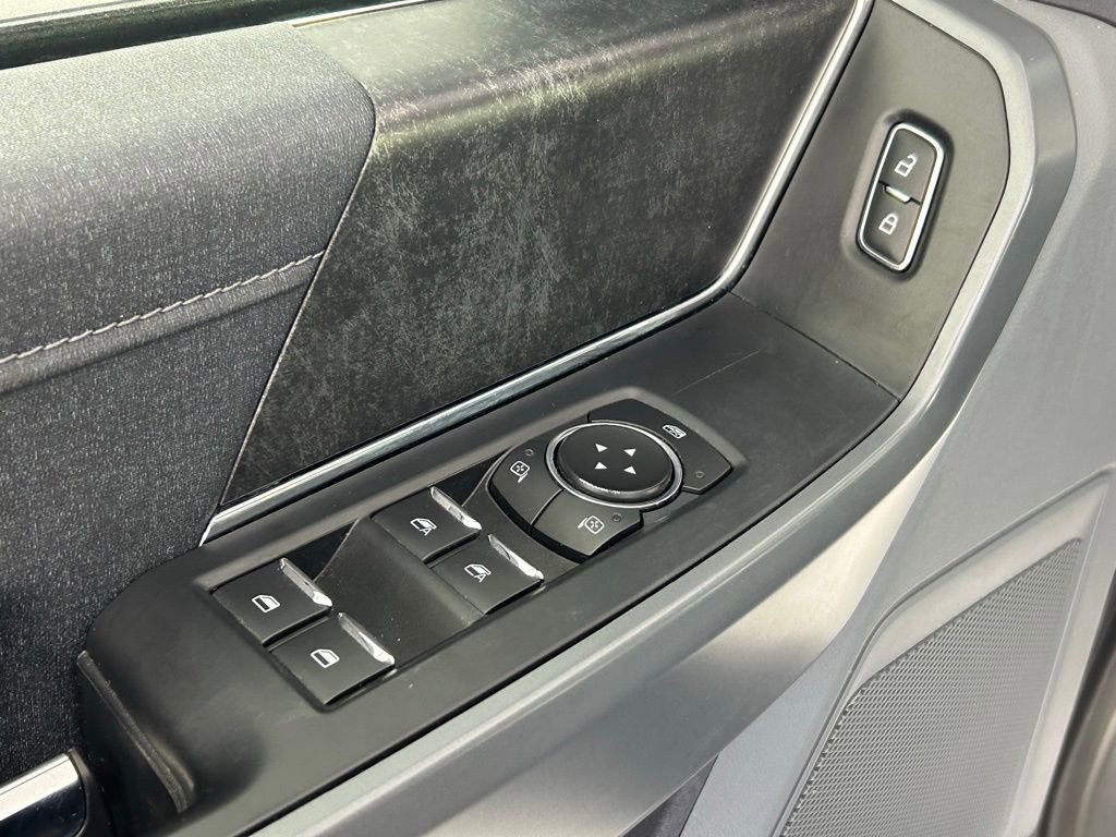 Used 2022 Ford F150 Lightning XLT image 33