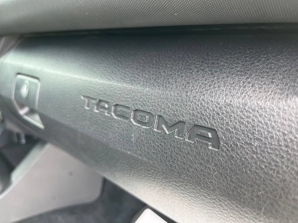 Used 2021 Toyota Tacoma TRD Sport AWD/4WD image 36